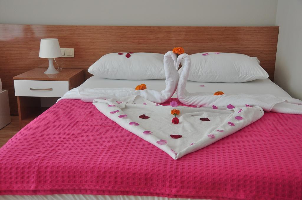Oender Yildiz Hotel Kızılot Екстериор снимка